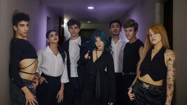 Comment réussir à porter des imprimés tendance : conseils et astuces mode